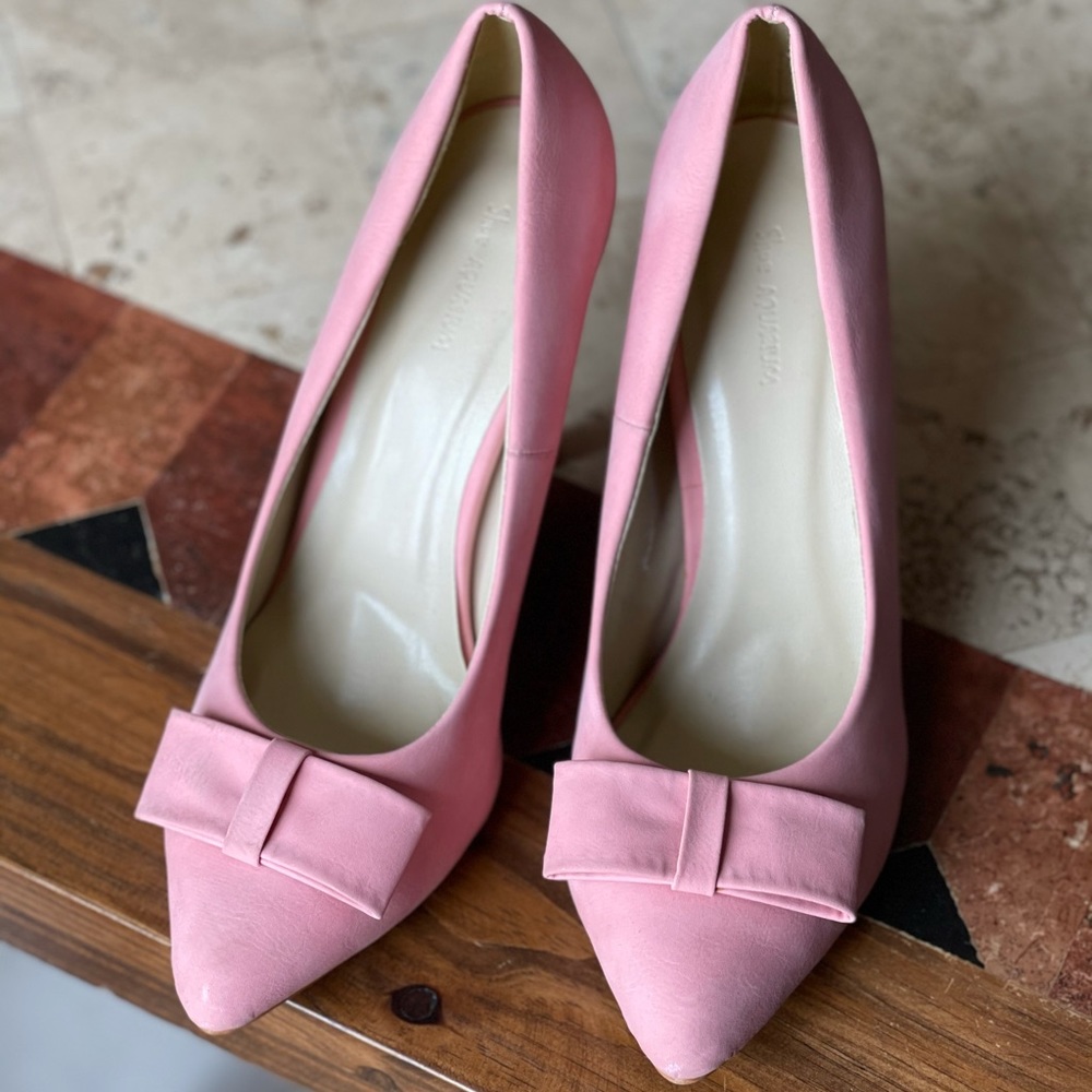 Pink bow-tie heels